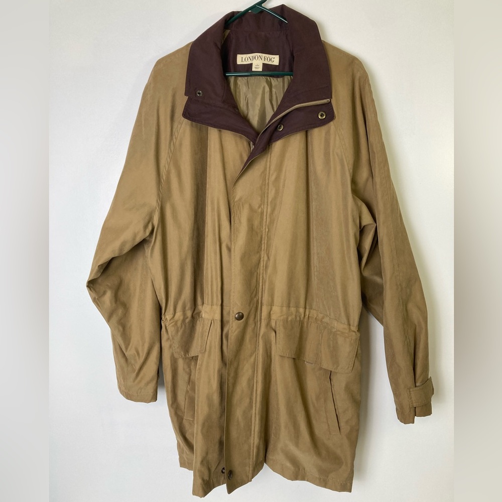 Vintage London Fog Men’s Tan Jacket Coat  w Maroon Trim and Lining, Size L Long